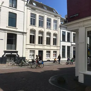 https://de-verrassing.utrechthotels.net